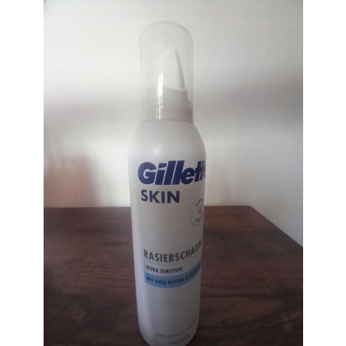 GILLETTE SKIN PIANKA DO GOLENIA 240ml Ultra Sensitive